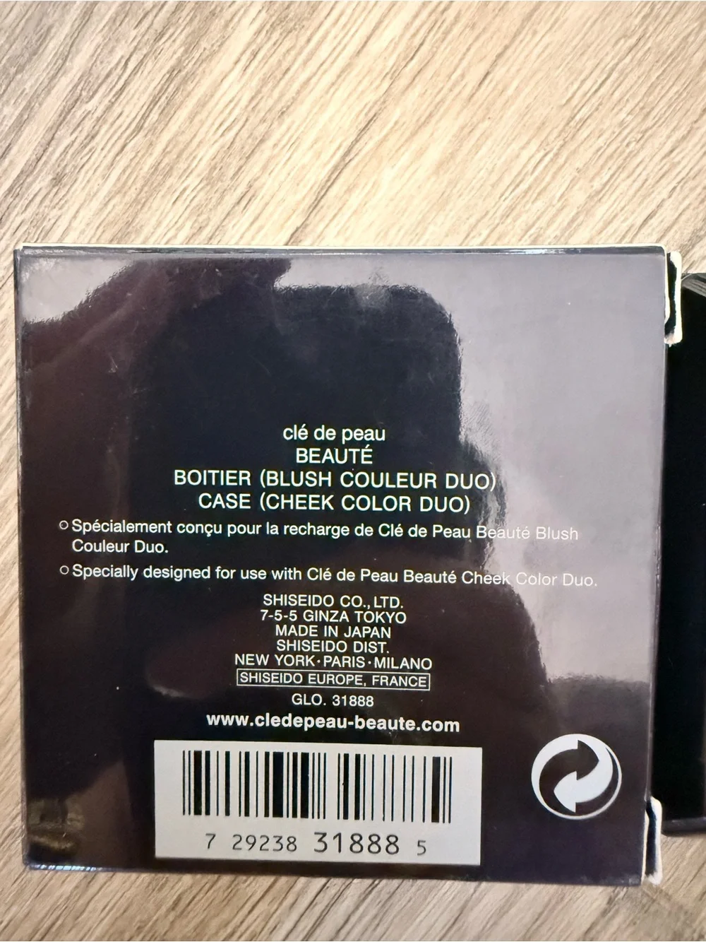 clé de peau Beauté Compact Blush Case